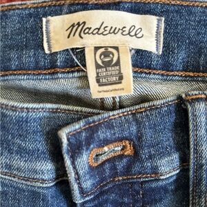 Size 26 great Jean for fall !  Madewell kick out cropped Jean